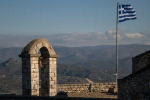 Τι γιορτάζουμε την 25η Μαρτίου και γιατί τρώμε μπακαλιάρο σκορδαλιά