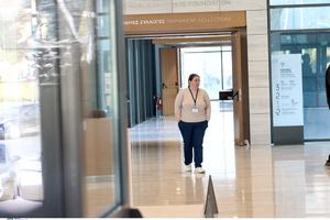 «Δεν είχα διάθεση να χαλάσω τα έργα τέχνης»: Κρατείται στην Πινακοθήκη ο βουλευτής της Νίκης