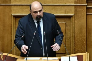 Ο Τριαντόπουλος δημοσίευσε το e-mail για τον περιβάλλοντα χώρο του δυστυχήματος στα Τέμπη – «Δεν μπορεί να διαστρεβλώνεται η αλήθεια»