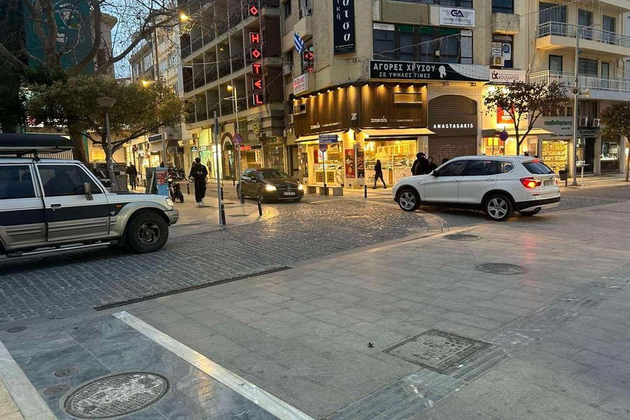 Κόμβος… μεϊντάνι!
