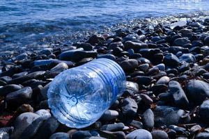 Ποιες είναι οι πιο βρώμικες παραλίες της Ελλάδας – Στο ζενίθ η πλαστική ρύπανση