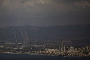 Το Ισραήλ χτυπά τον Λίβανο, μετά την εκτόξευση ρουκετών από τη Χεζμπολάχ