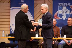 Η ΕΑΣ ΣΕΓΑΣ Κρήτης βράβευσε τον Αλέξη Καλοκαιρινό