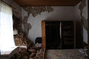 Σοκ και δέος: Πλειστηριάστηκε σεισμόπληκτη κατοικία πολύτεκνης μητέρας