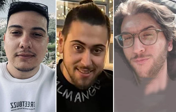 «Ήταν και οι τρεις με ζώνη, ο γιος μου έπινε σπάνια» – Στο πένθος βυθίστηκε η Σπάρτη για τους νεαρούς που σκοτώθηκαν σε τροχαίο