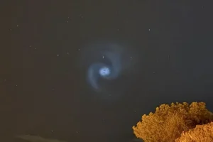 Τι ήταν το μπλε σπιράλ που εμφανίστηκε στον ευρωπαϊκό ουρανό