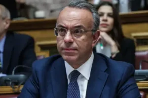 Σταϊκούρας: Είναι καλύτερος ο σιδηρόδρομος δύο χρόνια μετά τα Τέμπη