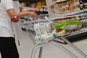 Σούπερ Μάρκετ: Πόσο αυξήθηκαν οι τιμές στα τρόφιμα σε έναν χρόνο