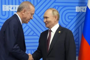 Τηλεφωνική επικοινωνία Ερντογάν – Πούτιν: «Η ασφάλεια των πλοίων στη Μαύρη Θάλασσα μπορεί να συμβάλει στην ειρήνη»