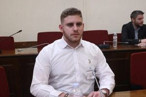 Ο Ανδρέας Αλικανιώτης απαντά για την περιβόητη τούρτα: «Ήταν έκπληξη, με συγκίνησε. Μου εύχονται θάνατο…»