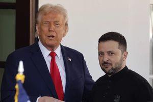 Τραμπ μετά την επικοινωνία με τον Ζελένσκι: «Είμαστε στον σωστό δρόμο»