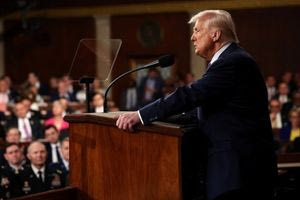 H ομιλία του Ντ. Τραμπ στο Κογκρέσο: «Η Αμερική Επέστρεψε!» – Τι είπε για Ζελένσκι, οικονομία, μετανάστευση