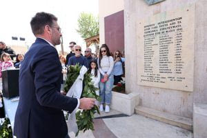 Δήμος Μαλεβιζίου: Με επιμνημόσυνη δέηση και καταθέσεις στεφάνων στο Μνημείο Πεσόντων στην Αγία Μαρίνα ξεκίνησαν οι εκδηλώσεις για την 25η Μαρτίου