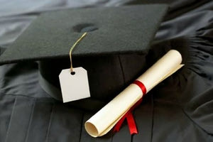 Κύκλωμα στη Ρόδο έβγαζε πλαστά πτυχία για 1.200 ευρώ