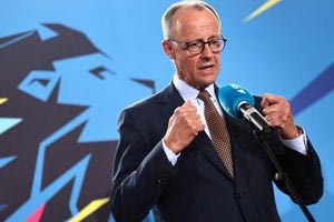 Φρίντριχ Μερτς: Εσκεμμένα προκληθείσα κλιμάκωση η αντίδραση των Τραμπ, Βανς έναντι του Βολοντίμιρ Ζελένσκι