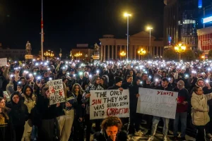 Βόρεια Μακεδονία: «Ποιος θα είναι ο επόμενος», το σύνθημα της βουβής συγκέντρωσης διαμαρτυρίας