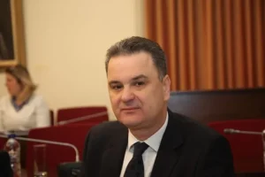 Αποχωρεί από το ΠΑΣΟΚ ο Σωκράτης Ξυνίδης