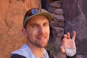 Πέθανε σε ηλικία 36 ετών ο YouTuber Aντριου Κρος – Hταν γνωστός ως «Desert Drifter»