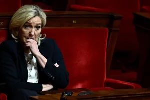 Τη Δευτέρα η απόφαση του δικαστηρίου για τη Μαρίν Λεπέν – Μπορεί να «θάψει» τις ελπίδες της για την γαλλική προεδρία