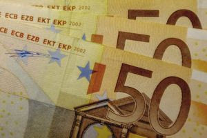 Καταργούνται τα χαρτονομίσματα των 50 ευρώ; Τι ισχύει σύμφωνα με την ΕΚΤ