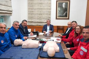 Συνεργασία Περιφέρειας Κρήτης με εθελοντικές ομάδες για την εκπαίδευση σε πρώτες βοήθειες