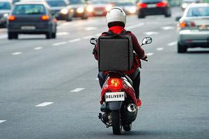 Πεινασμένοι ληστές προσπάθησαν να κλέψουν παραγγελίες φαγητού από ντελιβερά