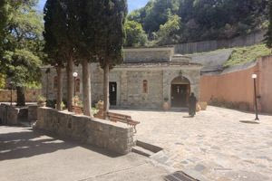 Πάσχα στην ιστορική Ιερά Μονή Κρεμαστών (φωτογραφίες)