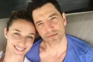 Ρουβάς – Ζυγούλη: Οικογενειακές διακοπές στην Ελούντα