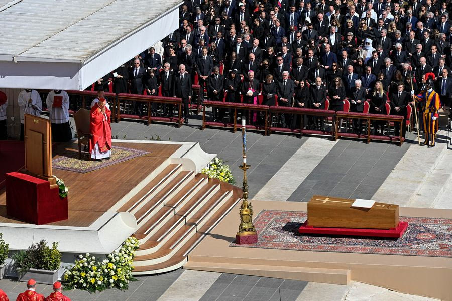 Βατικανό: Ολοκληρώθηκε η ταφή του πάπα Φραγκίσκου στη Βασιλική Σάντα Μαρία Ματζόρε