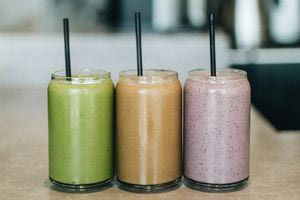 Ο πιο αποτοξινωτικός χυμός για να «ξεπρηστείτε» από τα πασχαλινά τραπεζώματα