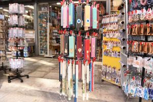 Μεγάλη Παρασκευή: Τι ώρα κλείνουν σήμερα τα καταστήματα σήμερα