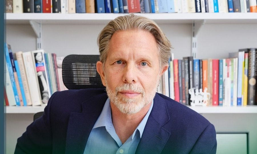 Γερουλάνος: «Διεθνώς βγήκαν πιστόλια, η κυβέρνηση παίζει με σφεντόνες»