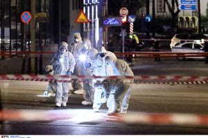 Βίντεο: Η στιγμή της έκρηξης έξω από τα γραφεία της Hellenic Train – Φωτογραφία ντοκουμέντο με το σακίδιο