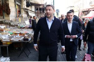 Στη Βαρβάκειο ο Ανδρουλάκης: Χρειάζονται κανόνες στην αγορά και όχι ασυδοσία, την οποία επιτρέπει η ΝΔ