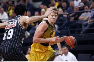 Greek Basketball League: Η ΑΕΚ επιβίωσε στο θρίλερ με τον ΠΑΟΚ και παίζει με Ολυμπιακό στους “4”