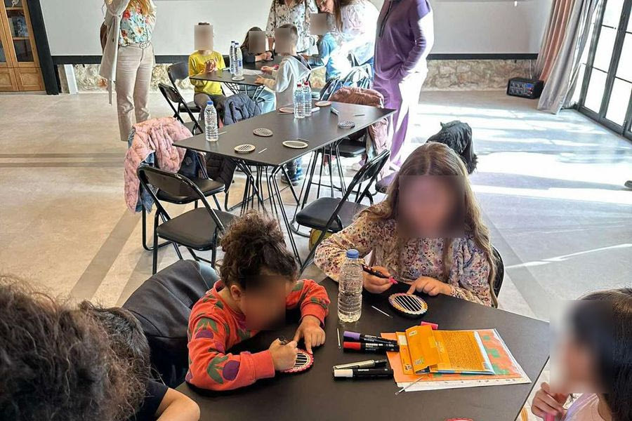 Μεγάλη συμμετοχή παιδιών στο εργαστήριο κατασκευής λαμπάδας