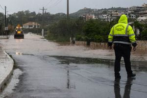 Κακοκαιρία: Ήχησε το 112 στα Δωδεκάνησα προειδοποιώντας για «έντονα καιρικά φαινόμενα έως το απόγευμα της Τετάρτης»