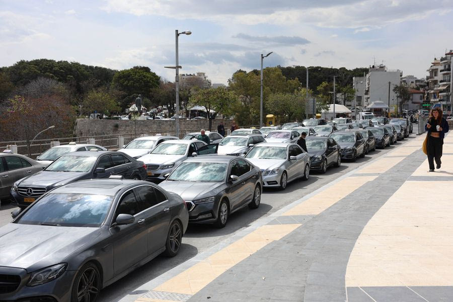 Επίθεση σε οδηγό ταξί στην Αγία Πελαγία: Στα “κάγκελα” οι επαγγελματίες οδηγοί – Έναν 29χρονο ψάχνει η αστυνομία