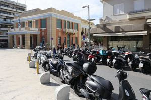 Τελικά, πού επιτρέπεται να σταθμεύουν τα μηχανάκια στο Ηράκλειο;
