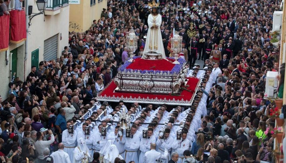 Μάλαγα: Ξεκίνησαν οι καθιερωμένες πασχαλινές λιτανείες στους δρόμους της πόλης