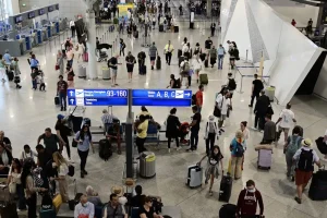 Έκλεβε βαλίτσες επιβατών και συνελήφθη στο αεροδρόμιο