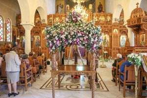 Στολίζοντας τη Σιωπή: Έργα τέχνης οι Επιτάφιοι στην Κρήτη – Φωτογραφίες