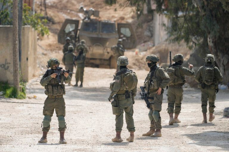 Οι ΗΠΑ στέλνουν στο Ισραήλ 20.000 αυτόματα τουφέκια