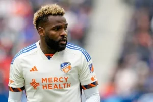 Σοκαριστικές κατηγορίες από την οικογένεια του Μπουπεντζά: «Αποκλείεται να αυτοκτόνησε! Τον μισούσαν στην Κίνα»