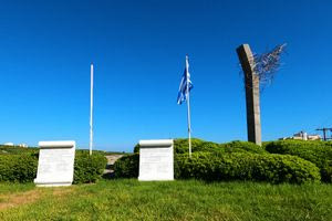 Τρισάγιο και κατάθεση στεφάνων στο μνημείο της απαγωγής του Κράιπε