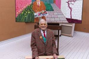 Ντέιβιντ Χόκνεϊ: Το μετρό Παρισίου απαγόρευσε αφίσα της έκθεσής του λόγω τσιγάρου