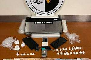 Χειροπέδες σε 42χρονο με 40γρ. κοκαΐνη και μεγάλο χρηματικό ποσό