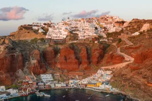 Σαντορίνη: Θα μπορούσε μια πανίσχυρη έκρηξη να καταστρέψει ένα πανέμορφο ελληνικό νησί;