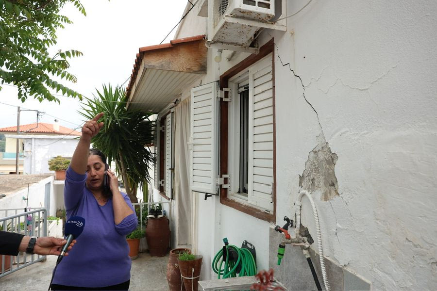 Γιατί στα χωριά «ασπρίζουν» τις αυλές το Πάσχα;