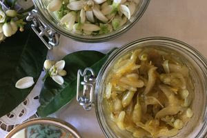 Σπιτικό ανοιξιάτικο γλυκό με λεμονανθούς